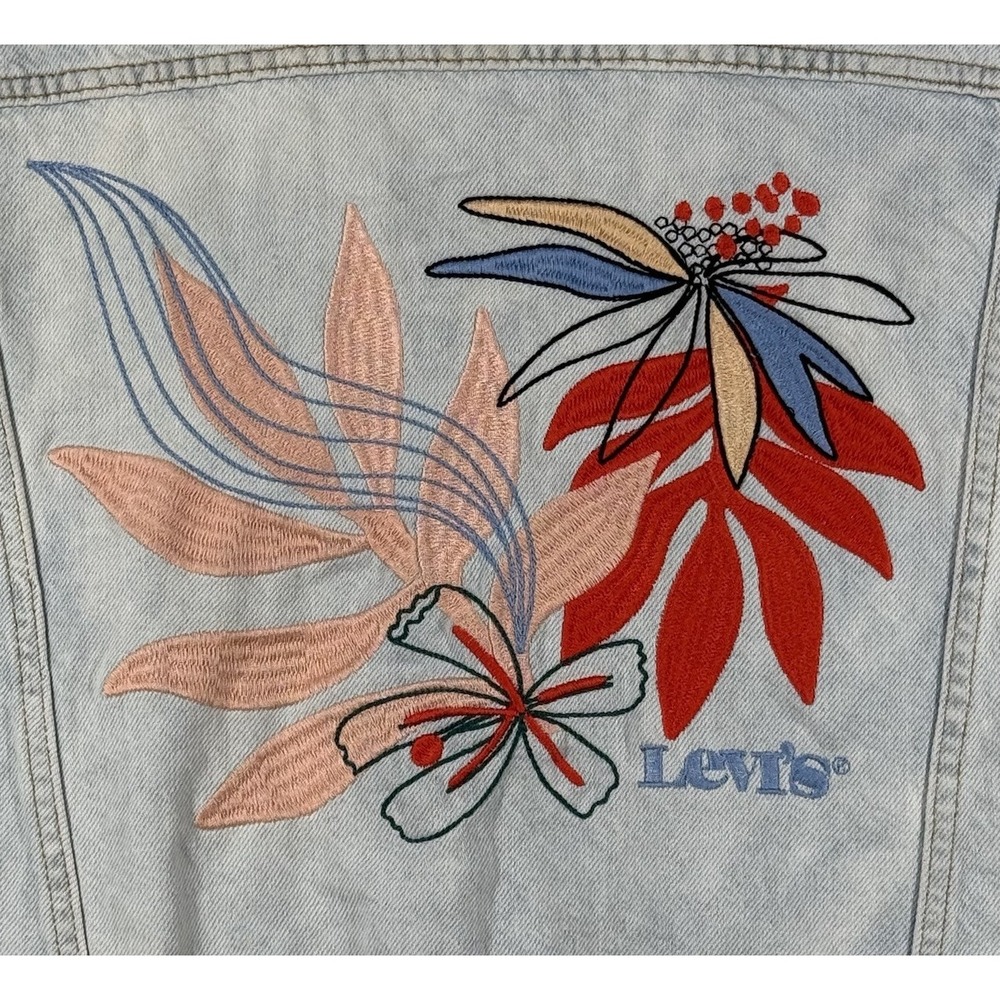 Levi's Jean Jacket W/Flowers‎ Size Large  Blue Denim Decorated Teen Coat
